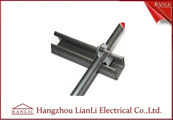 中国 熱いすくいはCのタイプ鋼鉄支柱チャネルの付属品41*41 41*21の1.5mmから2.5mmの厚さに電流を通した サプライヤー