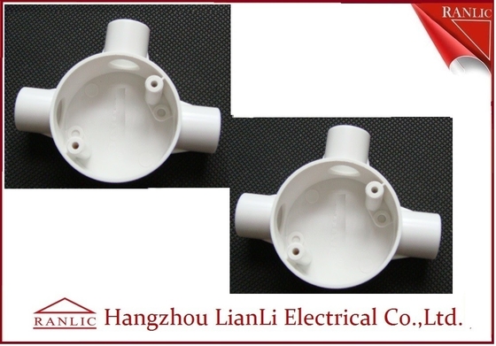中国 三方円形ポリ塩化ビニールの顧客用電気水路のジャンクション・ボックスBS4568 サプライヤー
