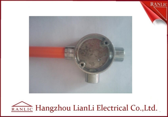 中国 ポリ塩化ビニールは緑/オレンジで鋼鉄BS31 BS4568のGIの水路の管に塗った サプライヤー