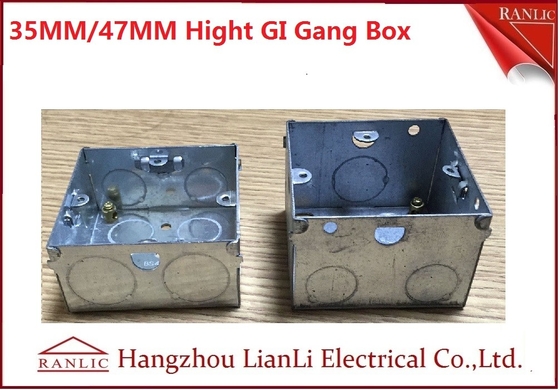 中国 20mm 25mmのノックアウトの真鍮ターミナル及び調節可能なリングが付いている鋼鉄一団箱 サプライヤー